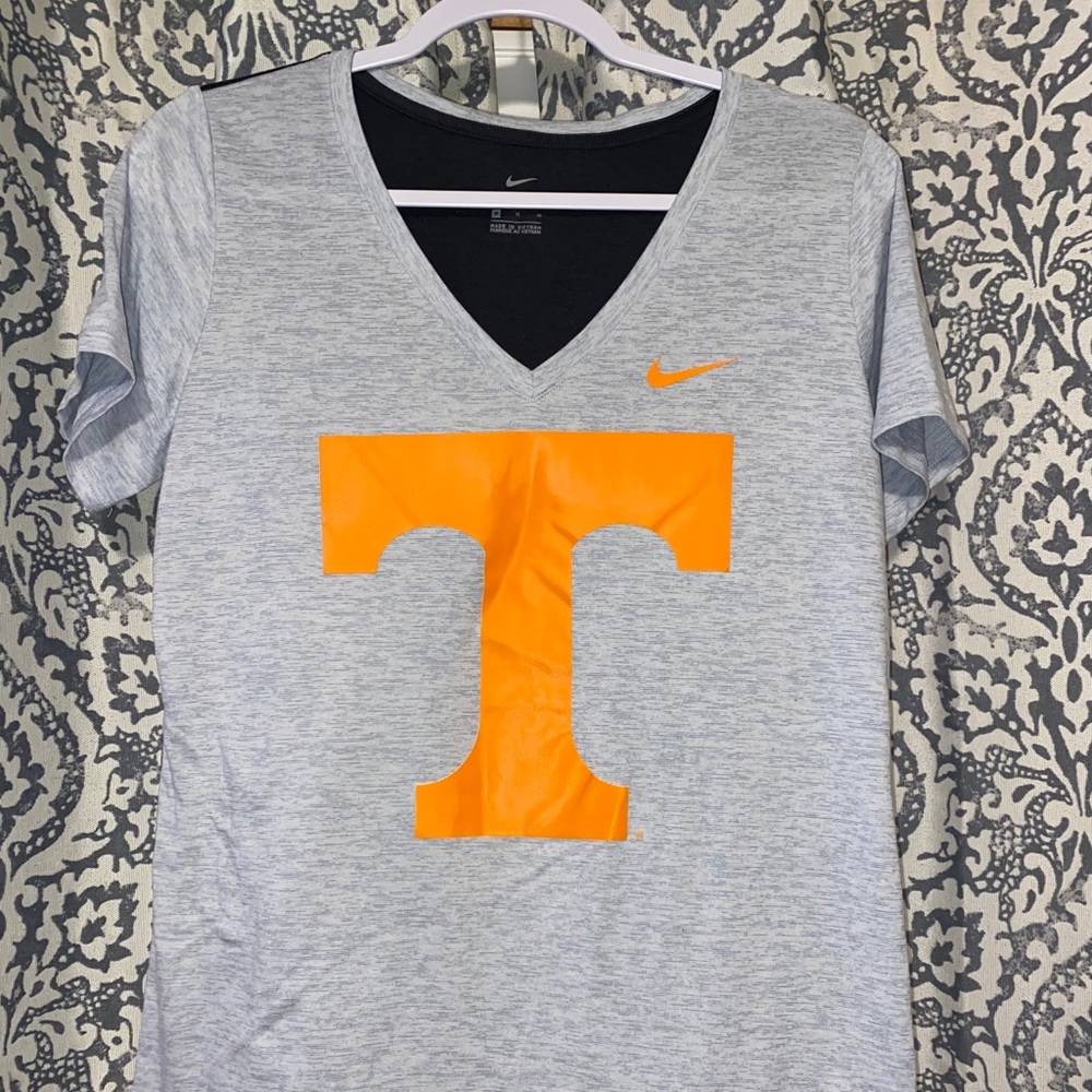 nike tee shirt